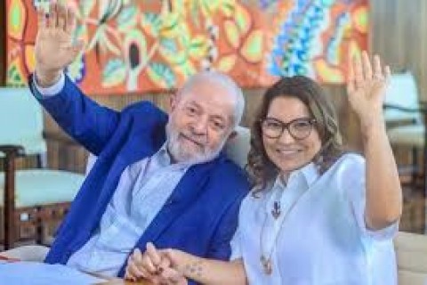 Luxo Desnecessário: Governo Lula Desperdiça R$ 70 Mil com Tapetes em Meio à Crise Orçamentária