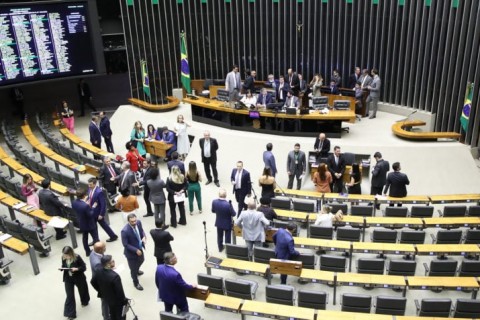 E NA CALADA: Câmara dos Deputados Aprova Projeto para Recriar o Seguro Obrigatório de Danos Pessoais por Veículos Automotores Terrestres (DPVAT)