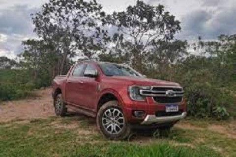 Ford Ranger Limited V6 sai na frente e evolui o que já era bom