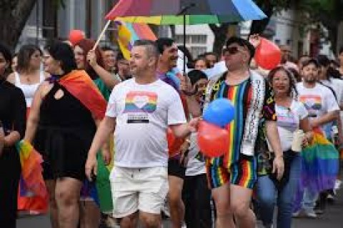 Ministério Torra R$ 8,5 Milhões em Ações para População LGBT Enquanto País Enfrenta Crise