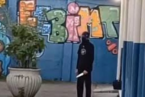 Adolescente armado com faca invade escola em Palhoça e esfaqueia aluno