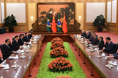 Alckmin Exalta China: Um Equívoco Inspiracional para um Brasil Democrático
