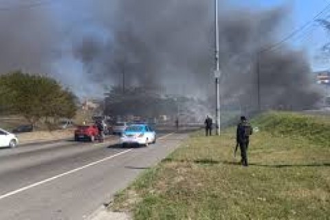 Rio Sem Paz: Ônibus Incendiado na Avenida Brasil Após Mortes de Criminosos em Realengo