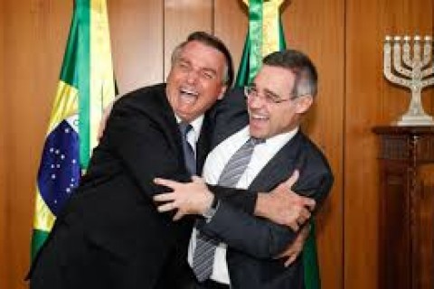 André Mendonça: Onde Está o Fervor Crente na Defesa da Constituição?