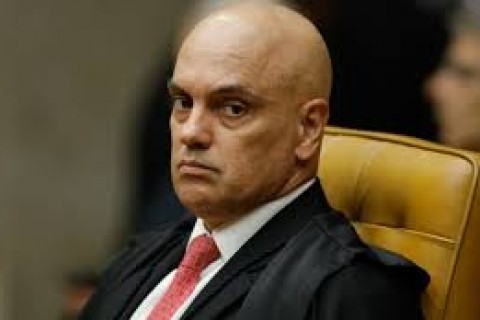 AGORA: Moraes atende PGR e manda PF aprofundar investigação contra Bolsonaro sobre supostas fraudes em cartões de vacina