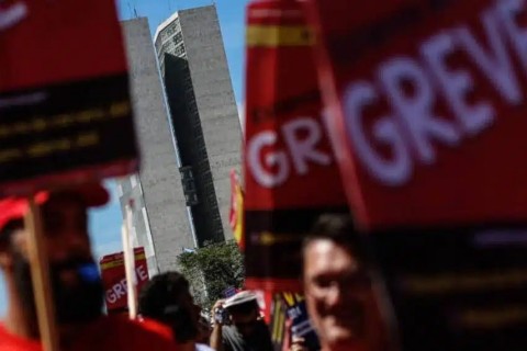 Professores das Federais Mantêm Greve Apesar de Acordo do Governo
