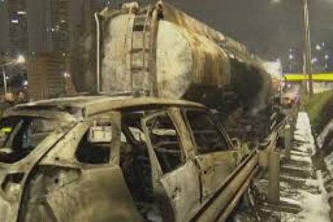 Acidente na Anchieta: Incêndio Após Colisão Entre Carro e Caminhão Tanque Assusta Moradores