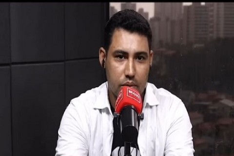 Professor se recusa a dar aula em Salvador após aluno estar com a camisa do Bolsonaro