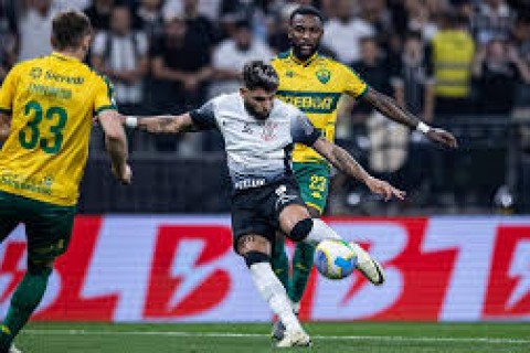 Corinthians evita derrota no fim, ouve vaias e se afunda na zona de rebaixamento