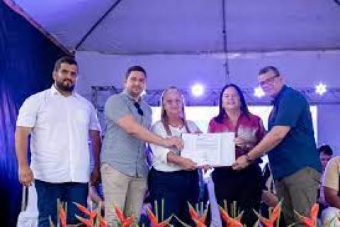 Prefeita Leopoldina Amorim Inicia Importantes Obras em Maribondo**