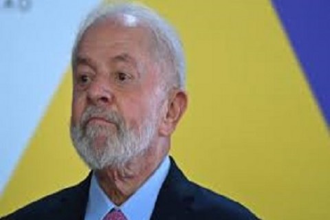 URGENTE: Lula processa comentarista político