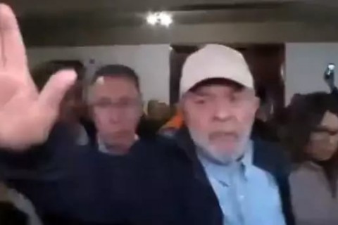Lula Recebe Críticas por Piada Insensível durante Visita ao RS em Meio à Tragédia
