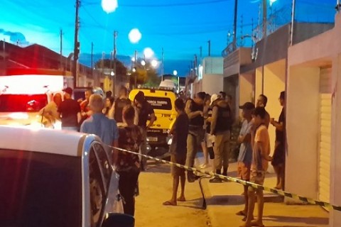 EM ARAPIRACA:  Policial militar dispara contra colega e ex-esposa
