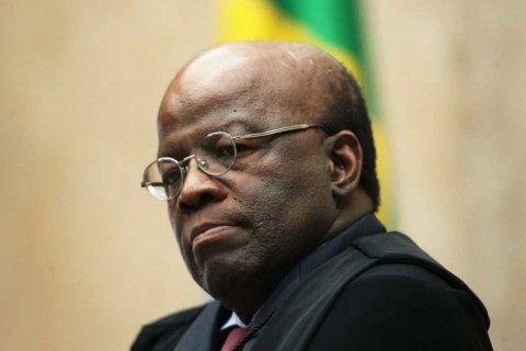 Críticas Severas: Joaquim Barbosa Denuncia Omissão e Falta de Liderança de Lula