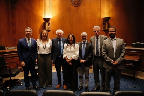 Bernie Sanders faz parte do pântano