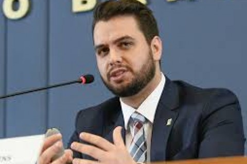 A Caçada Política contra Filipe Martins: Justiça Brasileira Ignora Evidências