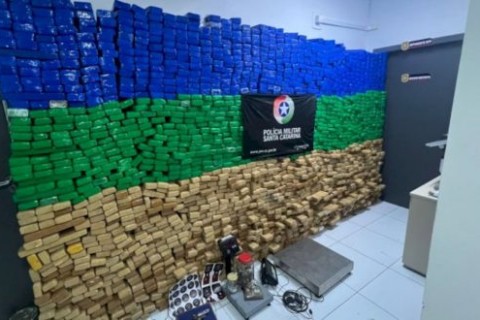 Grande Apreensão em São José: Polícia desmantela Depósito de Drogas e Munições