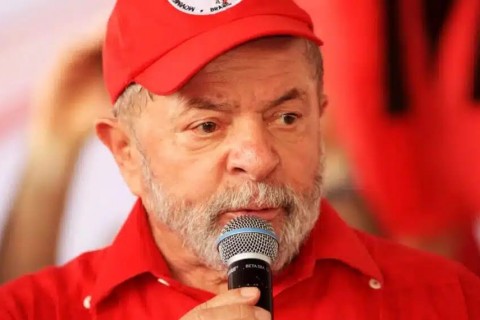 Após onda de invasões, Lula premia MST e bancada do agro reage
