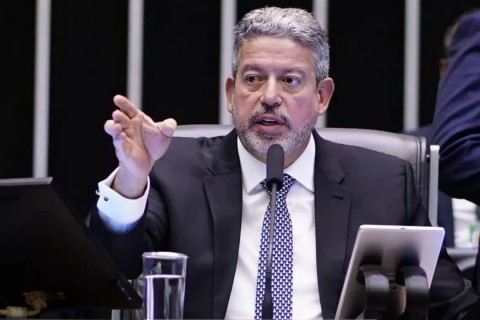 Arthur Lira sinaliza que não quer CPI contra o STF