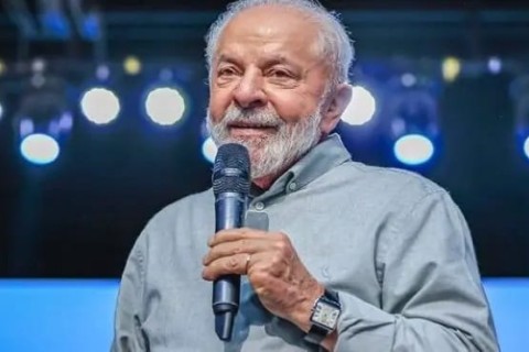 TCU decide que Lula pode ficar com relógio caro que ficou famoso nas eleições
